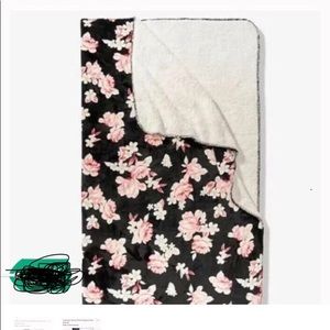 Victoria secret “pink” Sherpa blanket